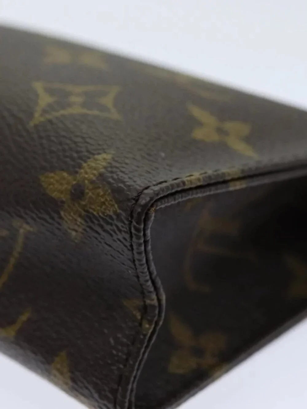 LOUIS VUITTON Monogram Poche Toilette 15 Pouch M47546 LV Auth 75701